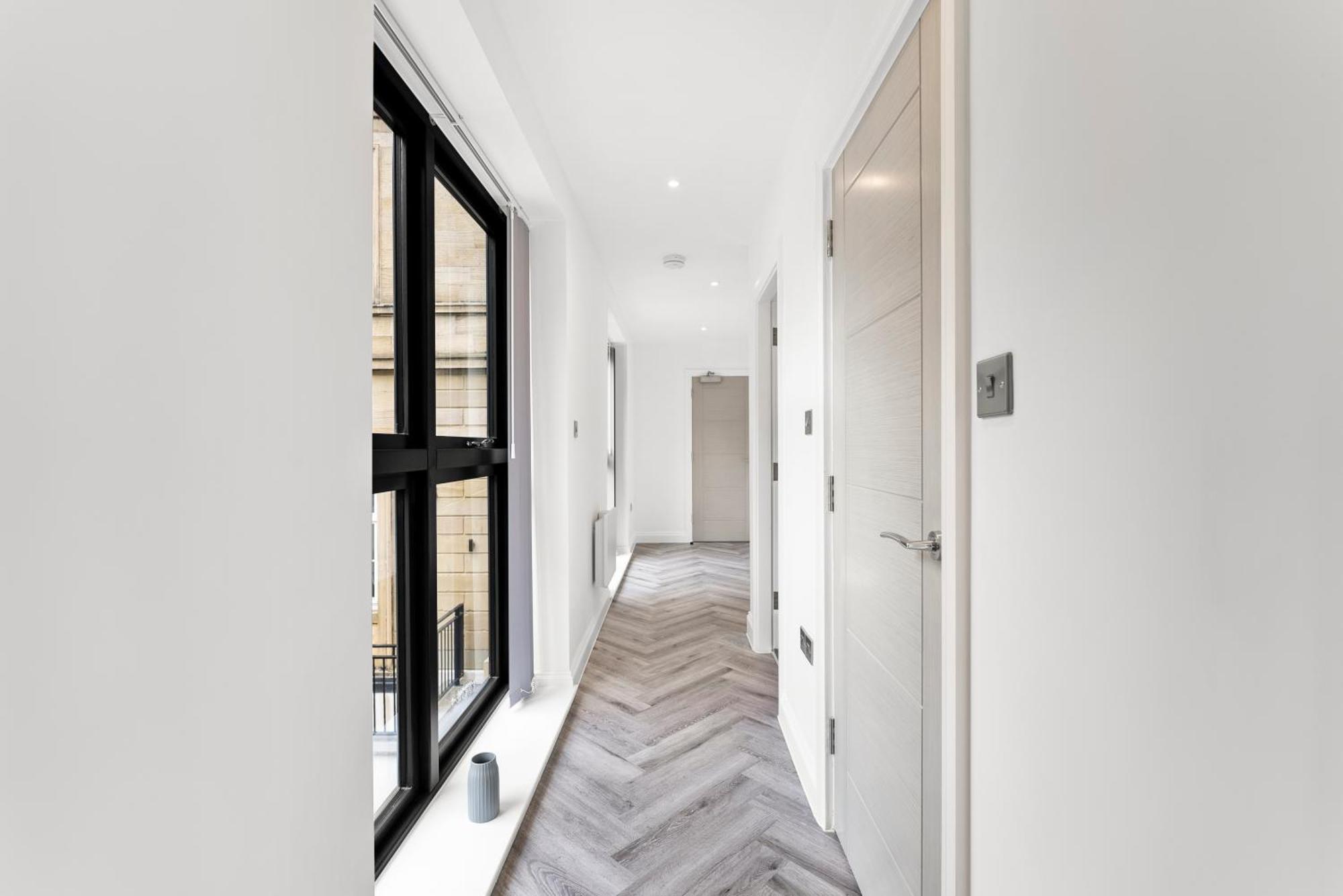 Stylish Large Leeds Apartment - Parking Exterior foto