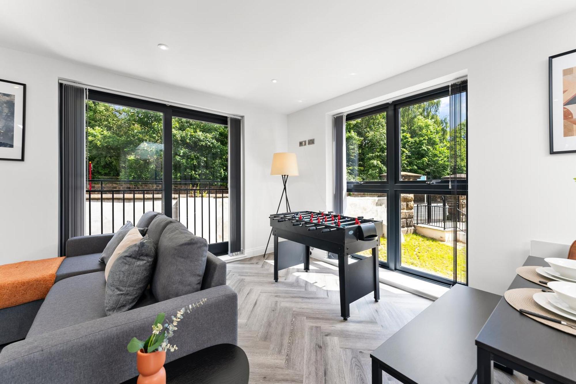 Stylish Large Leeds Apartment - Parking Exterior foto