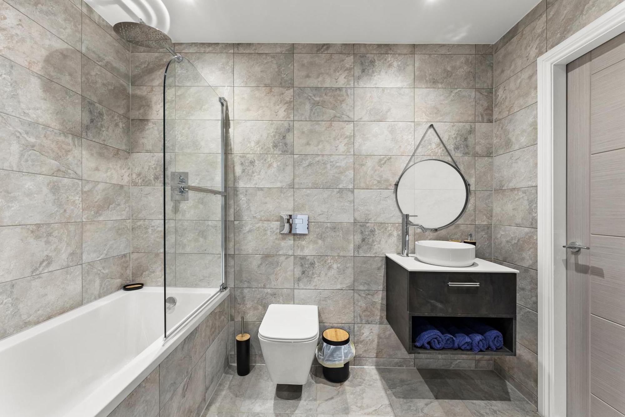 Stylish Large Leeds Apartment - Parking Exterior foto