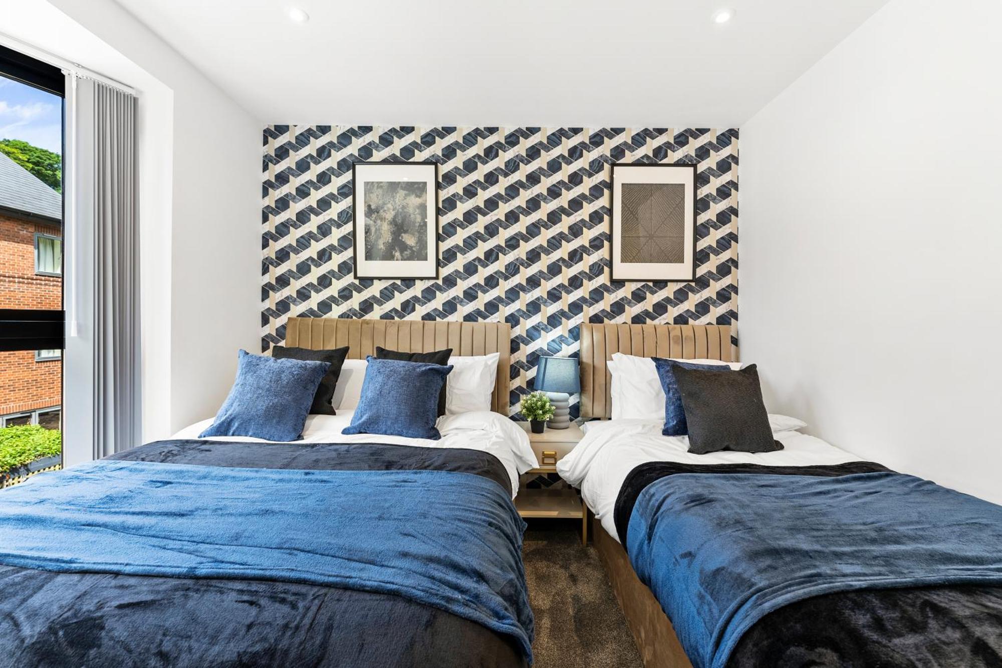 Stylish Large Leeds Apartment - Parking Exterior foto
